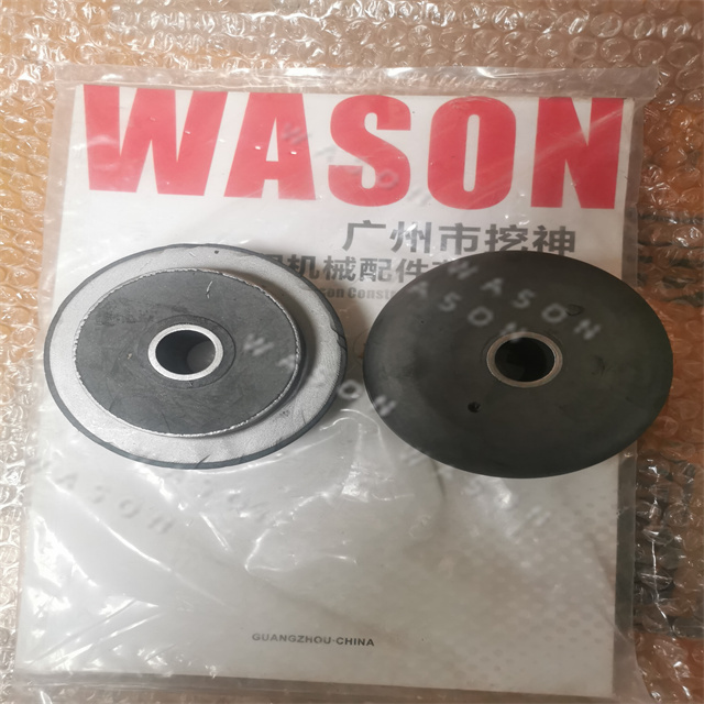 EX60-5 Engine Mount