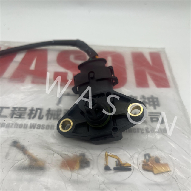 Intake air temperature pressure sensor 20450693  VOE20450693 For D7D EDE2 EC290