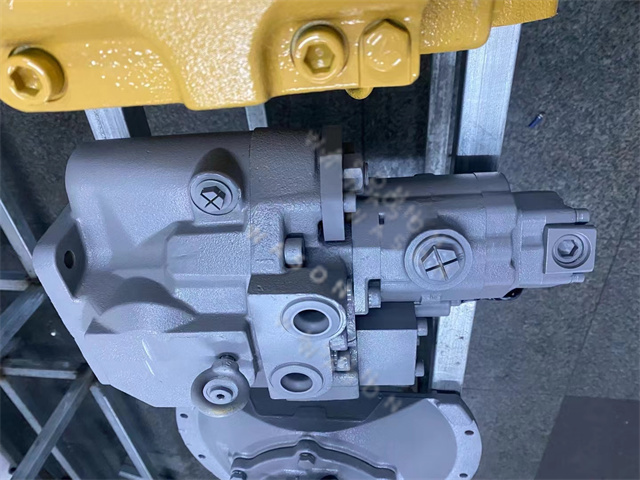 AP2D26  Excavator Hydraulic Pump Assy EX60-5 EX75