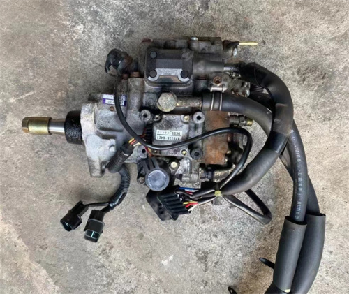 V68 V78 4M41  Fuel Pump 479778-6421
