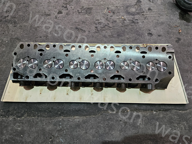 D7D Cylinder Head Assembly