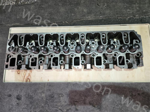 D7D Cylinder Head Assembly