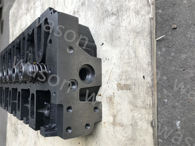 D6E Cylinder Head Assy VOE 20855301 20855301 for EC210 EC180C