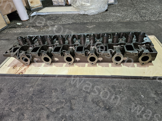 D7D Cylinder Head Assembly