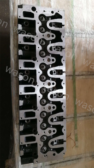 D6E Cylinder Head Assy VOE 20855301 20855301 for EC210 EC180C