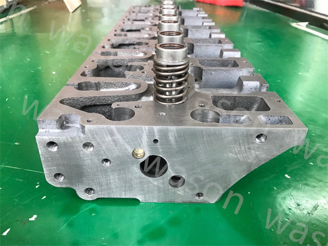 D7E Cylinder Head Assembly