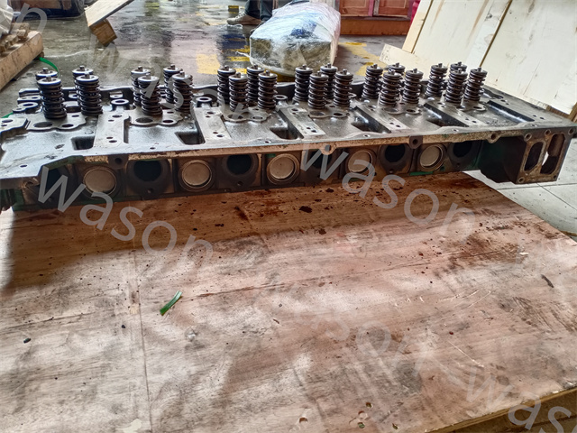 D13 Cylinder Head Assembly