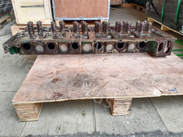 D13D Cylinder Head Assembly