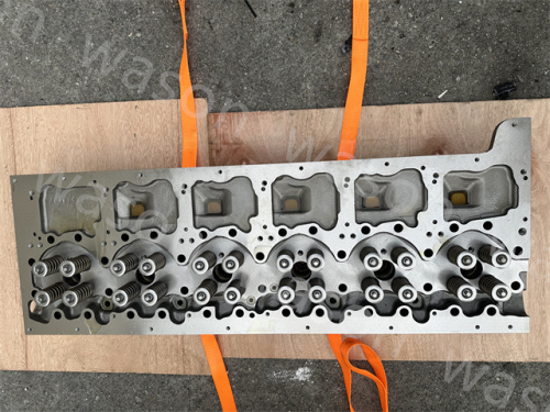 D13 Cylinder Head Assembly