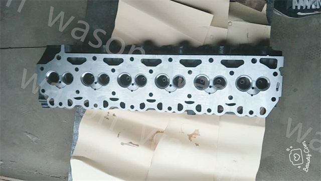 D7E Cylinder Head Assembly