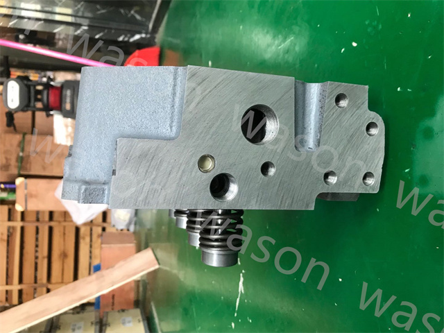 D7E Cylinder Head Assembly