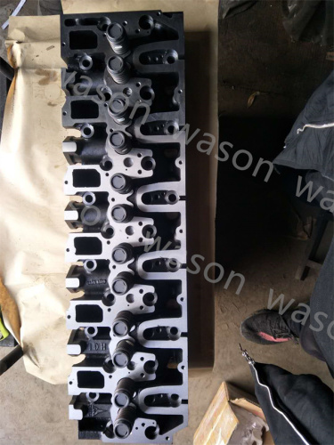 D7E Cylinder Head Assembly