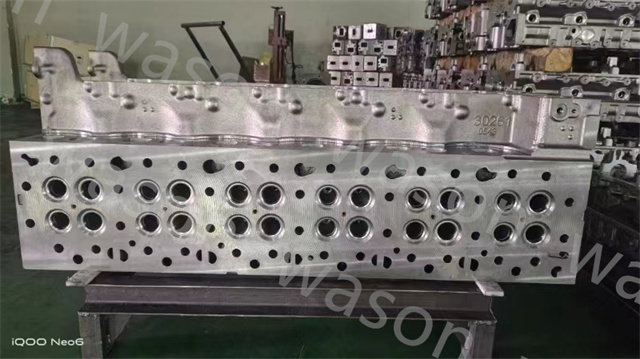 D13 Cylinder Head Assembly