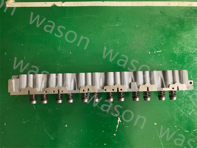D7E Cylinder Head Assembly