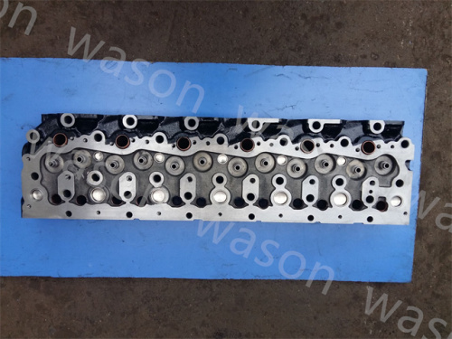 EH700 Cylinder Head Assembly