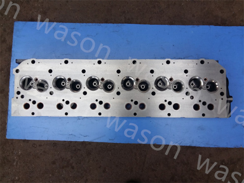 EH700 Cylinder Head Assembly