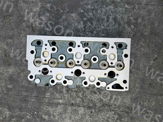 DE12 DE12T Cylinder Head Assembly