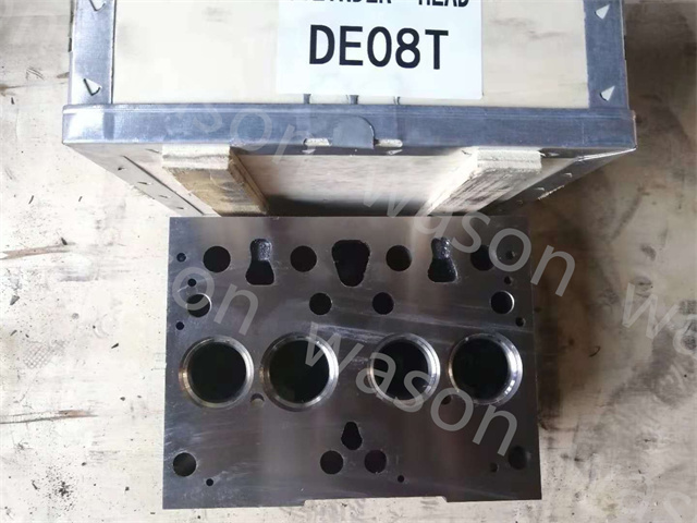 DE08T Cylinder Head Assembly