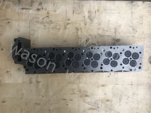 J08E SK330-8  Cylinder Head