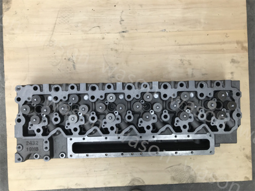 6CT Electronic Fuel Injection Engine Cylinder Head assembly