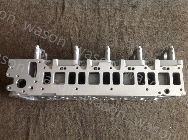 4M42 Engine Cylinder Head assembly