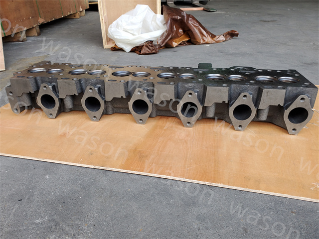 6CT Direct Injection Engine Cylinder Head assembly