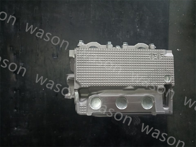 4JJ1 Engine Cylinder Head assembly