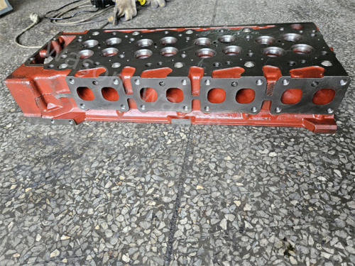 4M50 Engine Cylinder Head assembly