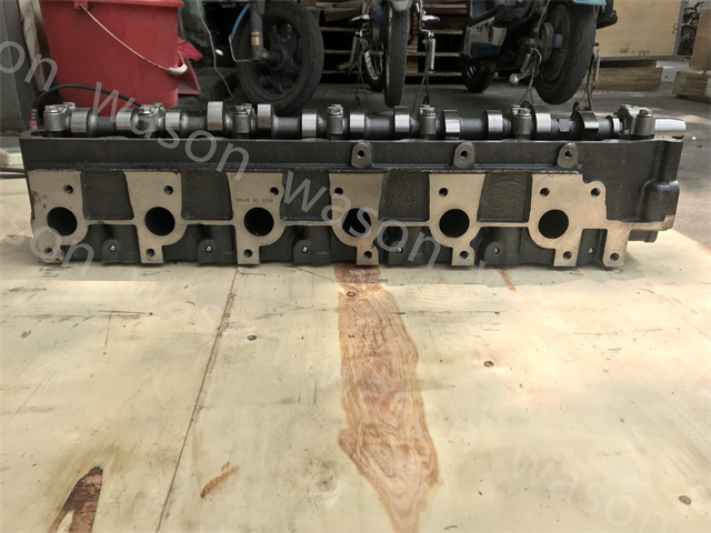 1HZ engine Cylinder Head assembly