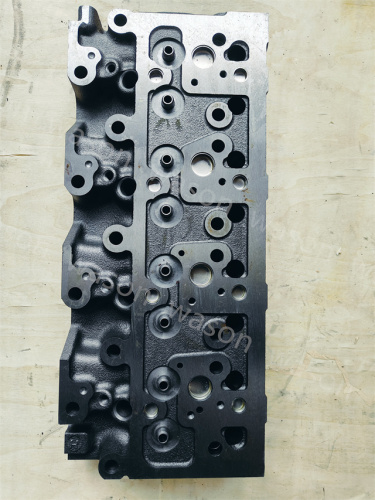 4D95 Engine Cylinder Head assembly without Preheat Plug