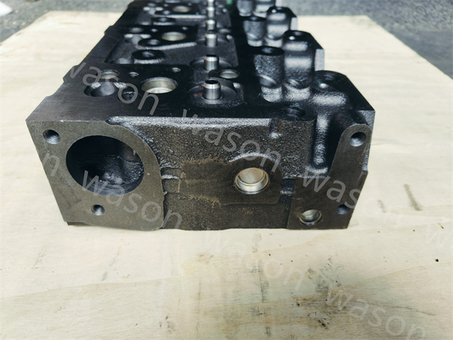 4D95 Engine Cylinder Head assembly with Preheat Plug