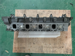 4HE1 Engine Cylinder Head assembly