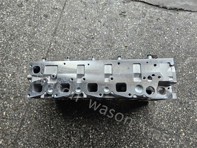 4JJ1-YQKJ Engine Cylinder Head assembly