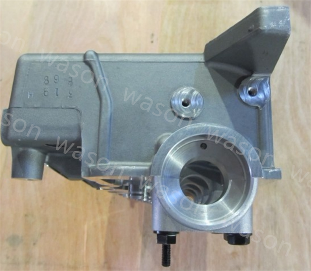 4D56-C MD348983 Engine Cylinder Head assembly