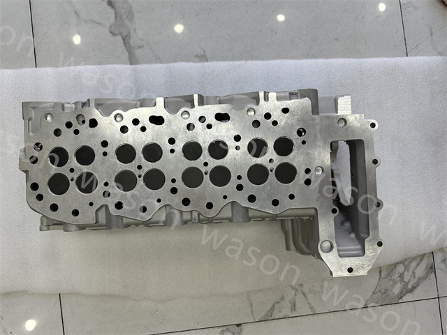 4JJ1 Engine Cylinder Head assembly