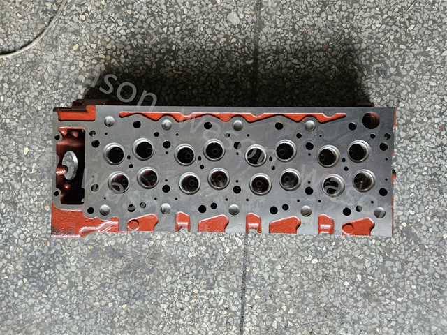 4M50 Engine Cylinder Head assembly