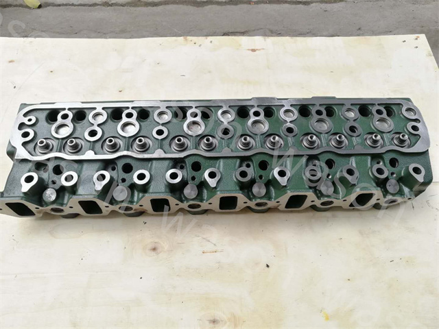 6D34 Engine Cylinder Head assembly