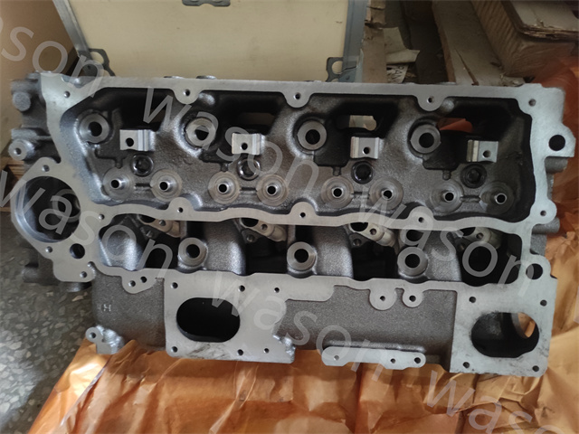 C4.4 Direct Injection Cylinder Head assembly