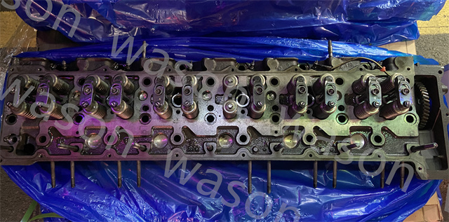 6WF1 Cylinder Head assembly