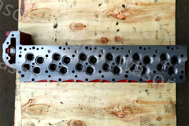 J08 Cylinder Head assembly