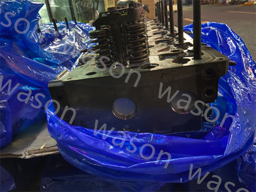 6WF1 Cylinder Head assembly