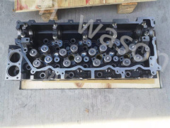 4HK1 Cylinder Head Assembly