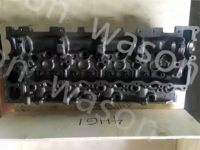 4HG1 Engine Cylinder Head assembly