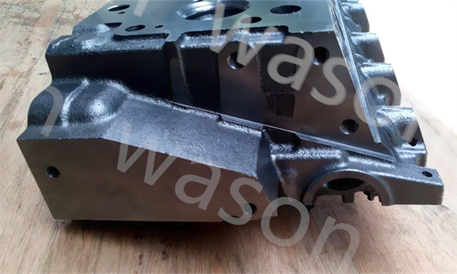 4HE1 Engine Cylinder Head assembly