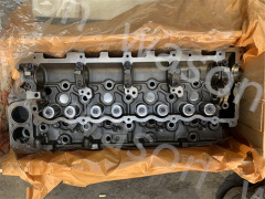 4HE1 Engine Cylinder Head assembly