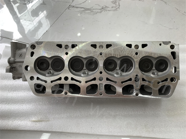 4Y Cylinder Head Assembly