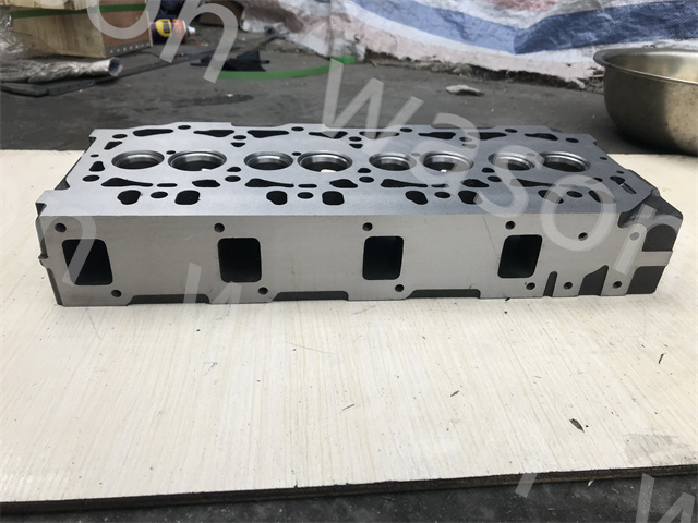 4TNE94 Direct Injection Cylinder Head Assembly