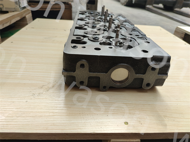 4TNV106 Cylinder Head Assembly