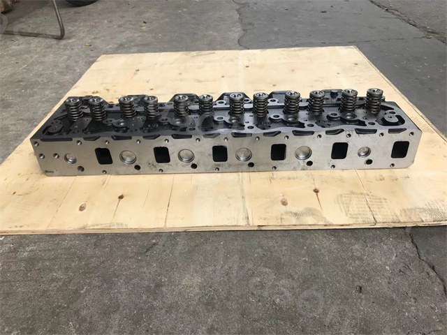 6BD1 6BG1 Cylinder Head Assembly 1-11110600-3 EX200-1