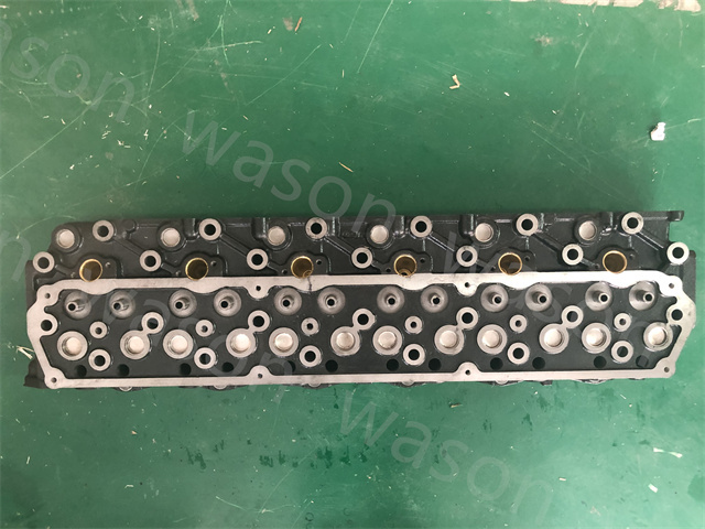 6D14 Cylinder Head Assembly